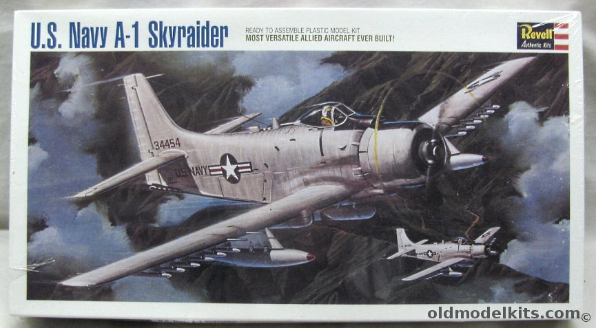 Revell 1/40 A-1 Skyraider - US Navy or South Vietnam, 0261R0100 plastic model kit